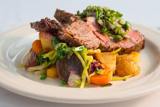 2.5-hour Dinner Cruise on Willamette River - A dinner cruise that puts Portland’s bridges first