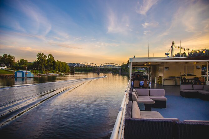 2.5-hour Dinner Cruise on Willamette River - Waverley Country Club, Elk Rock Island, and Lake Oswego