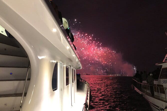 2025 Chinese New Year Fireworks Open Bar Yacht Dinner Cruise HK - Why a yacht gives you the right Hong Kong view
