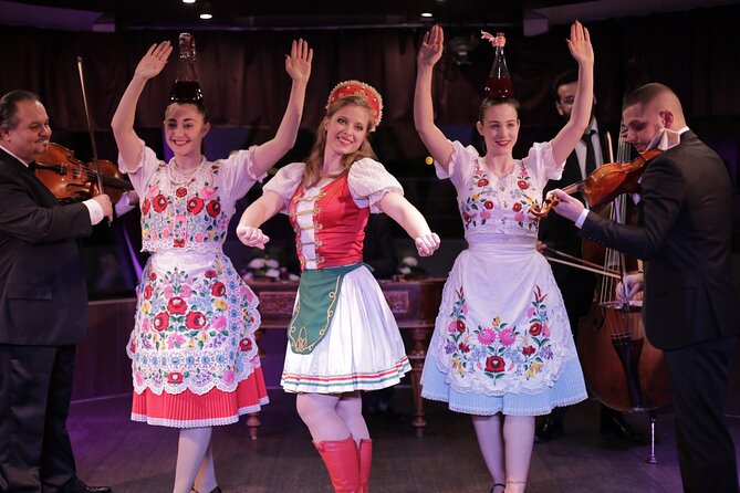 4 Course Dinner Cruise with Operetta, Folk Show and Welcome Drink - Practical details that affect your decision