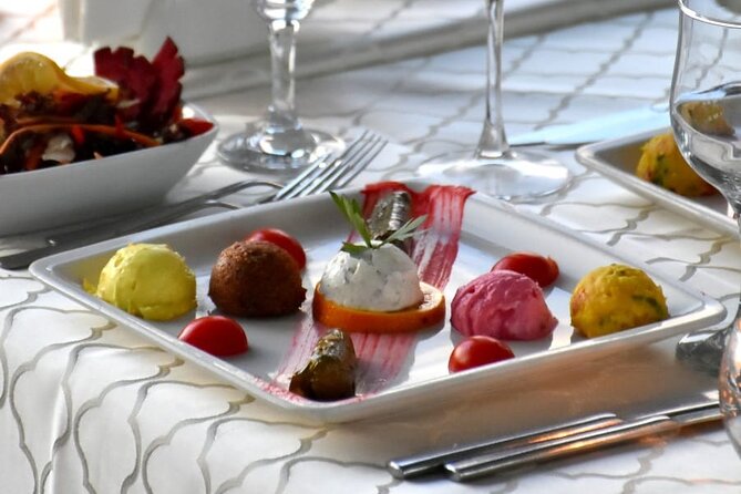 All Inclusive Luxury Bosphorus Dinner Cruise & Turkish Night Show - Large-boat logistics and the communication risk
