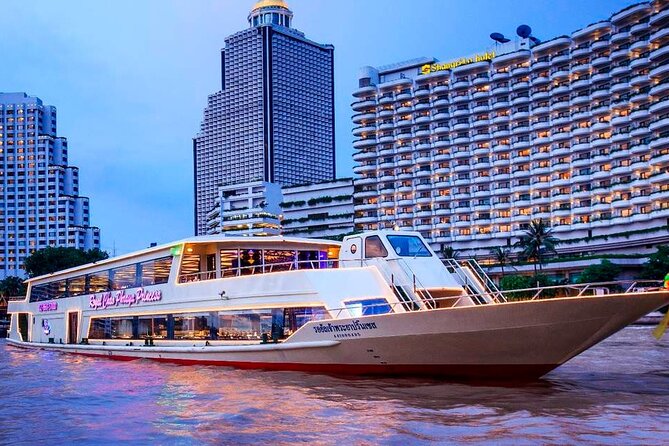 Amazing Sunset Dinner Cruise by Chao Phraya Princess (SHA Plus) - The first minutes on the Chao Phraya River