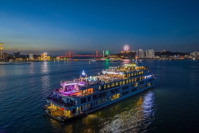 Ambassador Dinner Cruise with Live Music, Firework and Luxe - From 5:30 pm check-in to the welcome on the sundeck