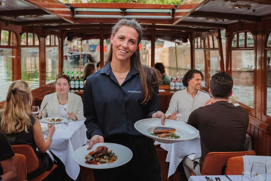 Amsterdam: High-End 3-Course Dinner Canal Cruise - Small bites before the main meal
