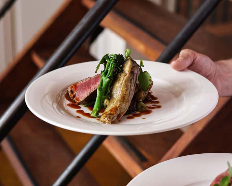 Amsterdam: High-End 3-Course Dinner Canal Cruise - Private window tables and a small group