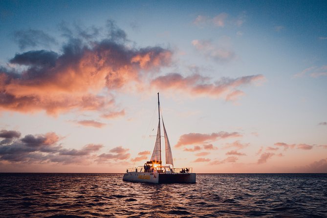 Aruba Sunset Cruise plus Seaside Dinner - Who will enjoy this Aruba evening most