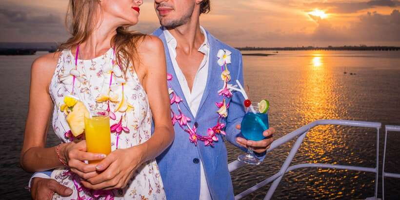 Bali/Benoa: Sunset Dinner Cruise with Show and Live Music - Dinner near Tanjung Benoa Beach