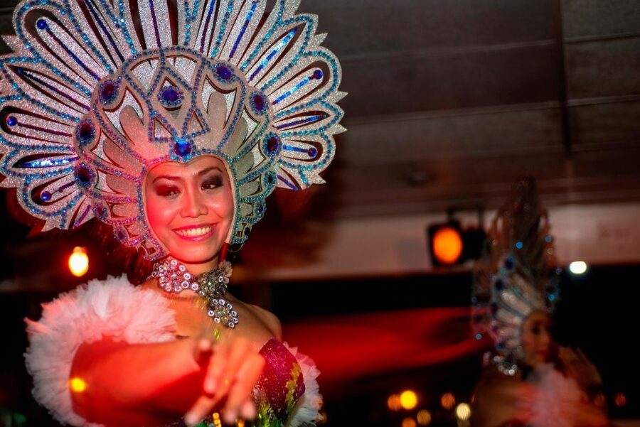 Bali/Benoa: Sunset Dinner Cruise with Show and Live Music - Live music and DJ time after dinner