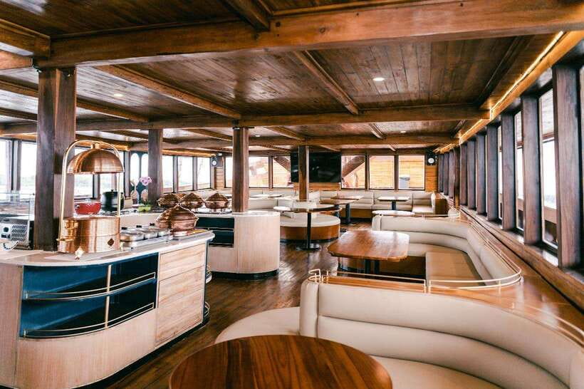 Bali Phinisi Cruise: Sunset Dinner with Live Music & Buffet - Sunset views along the Nusa Dua coast