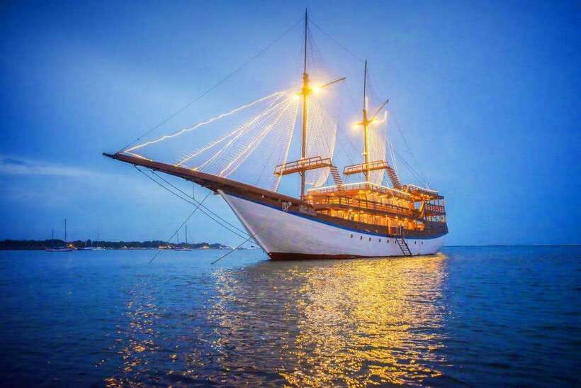 Bali Phinisi Cruise: Sunset Dinner with Live Music & Buffet - Boarding at Benoa Harbor