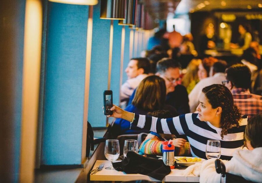 Baltimore: Christmas Day Gourmet Brunch or Dinner Cruise - Key things to know before booking