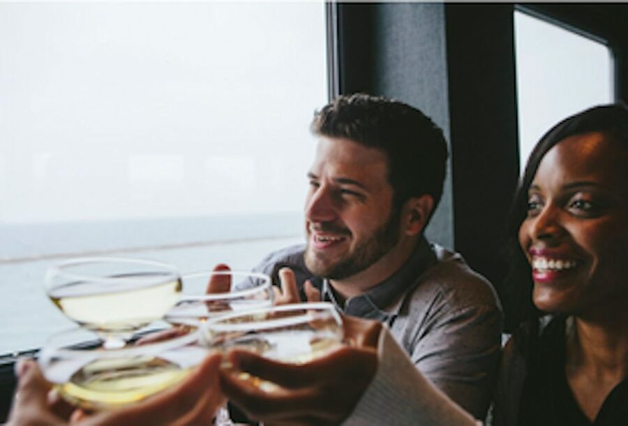 Baltimore: Christmas Day Gourmet Brunch or Dinner Cruise - What the meal and service are like