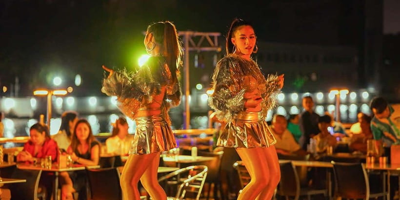 Bangkok: Carnival Dinner Cruise with Free-Flow Beer & Buffet - Key points at a glance
