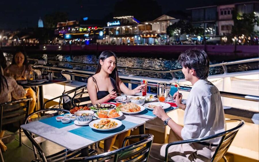 Bangkok: Carnival Dinner Cruise with Free-Flow Beer & Buffet - What to expect from the carnival show