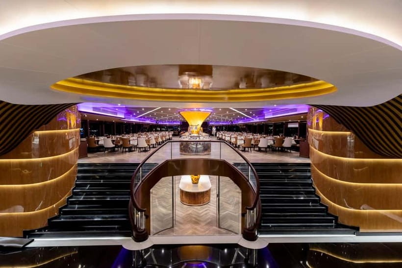 Bangkok: Celebrate New Year Opulence Dinner Cruise - The countdown and fireworks at midnight
