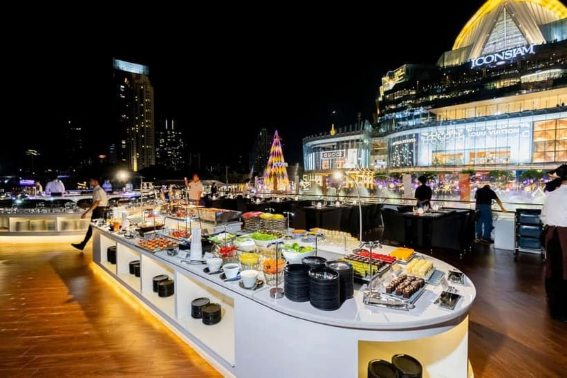 Bangkok: Celebrate New Year Opulence Dinner Cruise - Service, boarding, and the parts that need patience
