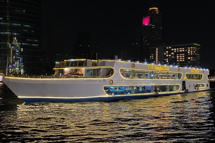 Bangkok: Chao Phraya Buffet Dinner Viva Alangka Cruise - A buffet with seafood, sushi, Thai food, and desserts