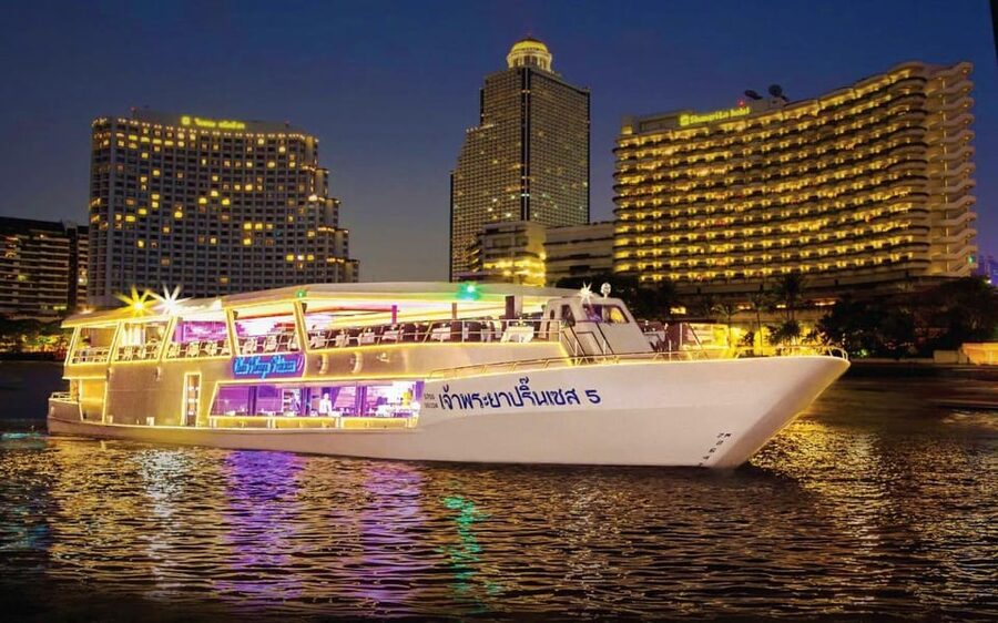 Bangkok: Chao Phraya Princess Dinner Cruise - The route past Wat Arun and the Grand Palace