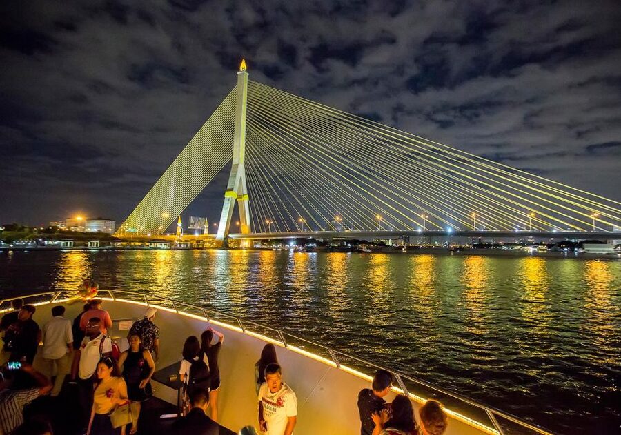 Bangkok: Chao Phraya Princess Dinner Cruise Ticket - Bangkok by boat, with dinner and city lights
