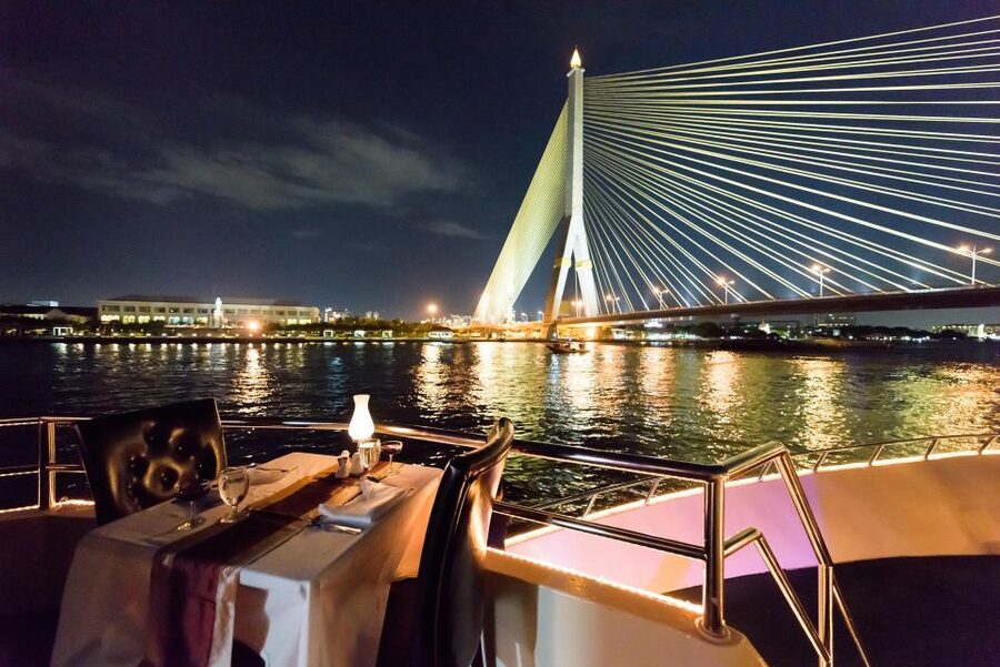 Bangkok: Chao Phraya Princess Dinner Cruise Ticket - Sunset or nighttime sailing?