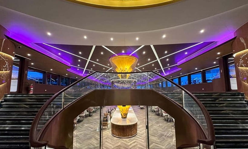 Bangkok: Luxury Dinner Cruise on Chao Phraya River - Live music and the mood on board