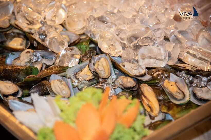Bangkok: Noah 6 Stars Luxury Chaophraya River Dinner Cruise - How much value do you get for about $35?
