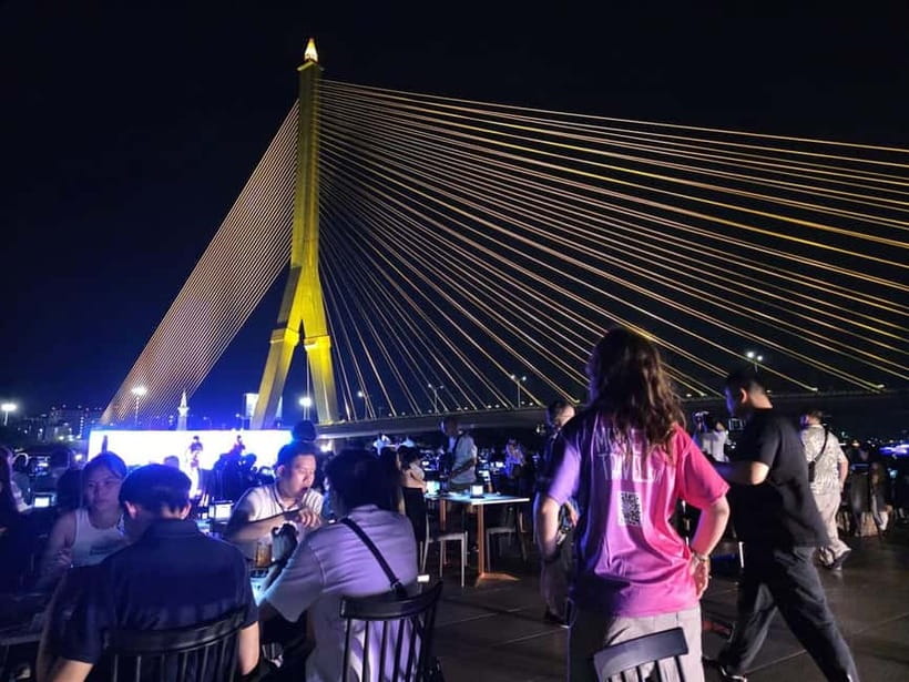 Bangkok: Opulence Luxury River Dinner Cruise - Wat Kanlaya and Wat Arun from the river
