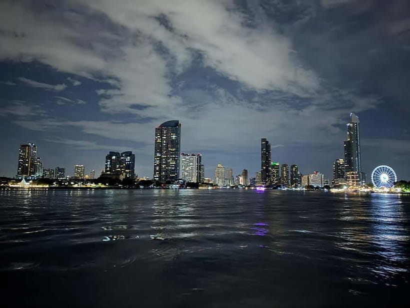 Bangkok: Opulence Luxury River Dinner Cruise - Live bands on two decks