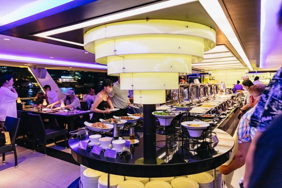 Bangkok: River Dinner Cruise on the Chao Phraya Princess - Why the Chao Phraya is worth seeing after dark