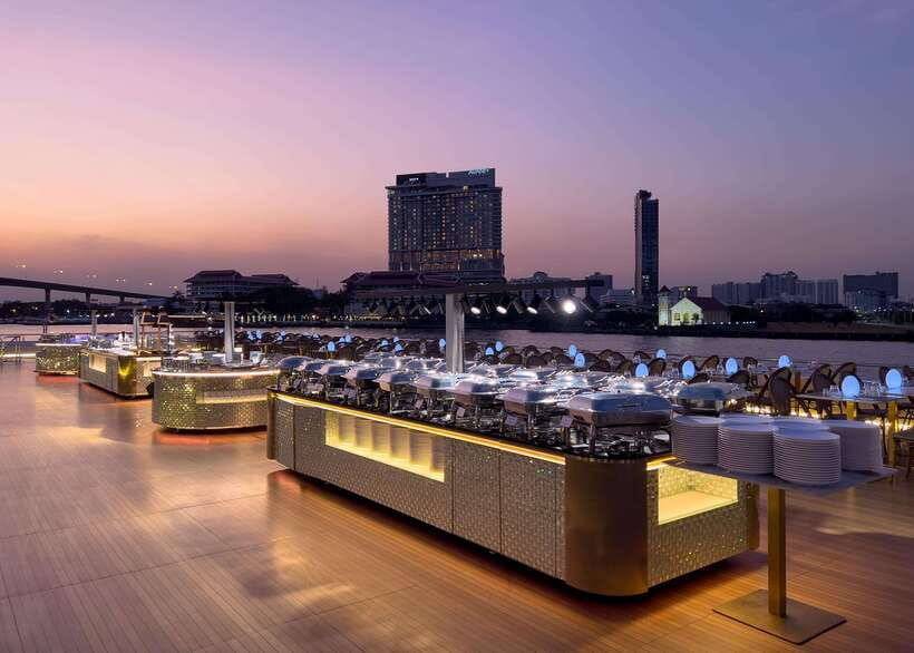 Bangkok: Royal Galaxy Dinner Cruise with Siam Fantasy Show - Who will enjoy this evening most?