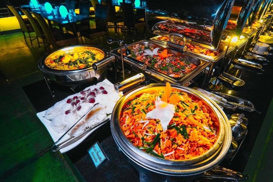 Bangkok: Royal Princess Chao Phraya Dinner Cruise - The 7:30 PM departure and Bangkok by night