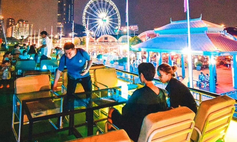 Bangkok: Royal Princess Cruise with Buffet Dinner & Show - Live music and the evening atmosphere