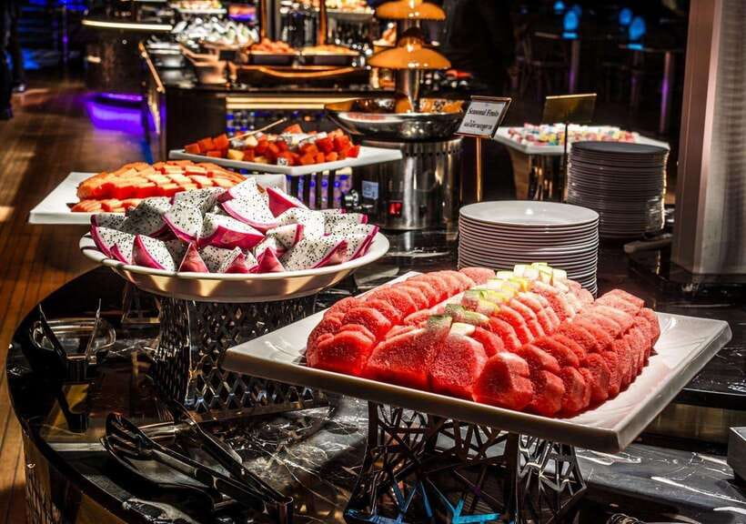 Bangkok: Royal Princess River Dinner Cruise with Live Music - Should You Book the Royal Princess Cruise?