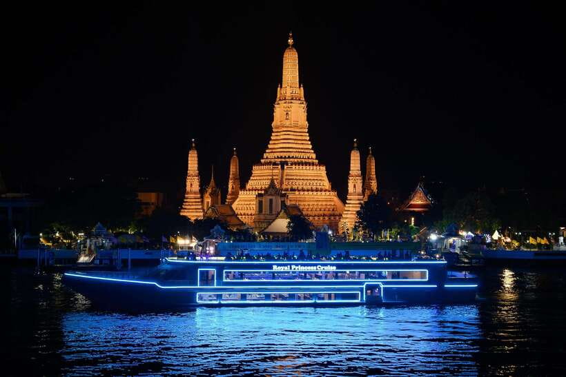 Bangkok: Royal Princess River Dinner Cruise with Live Music - Starting at Asiatique Pier 1