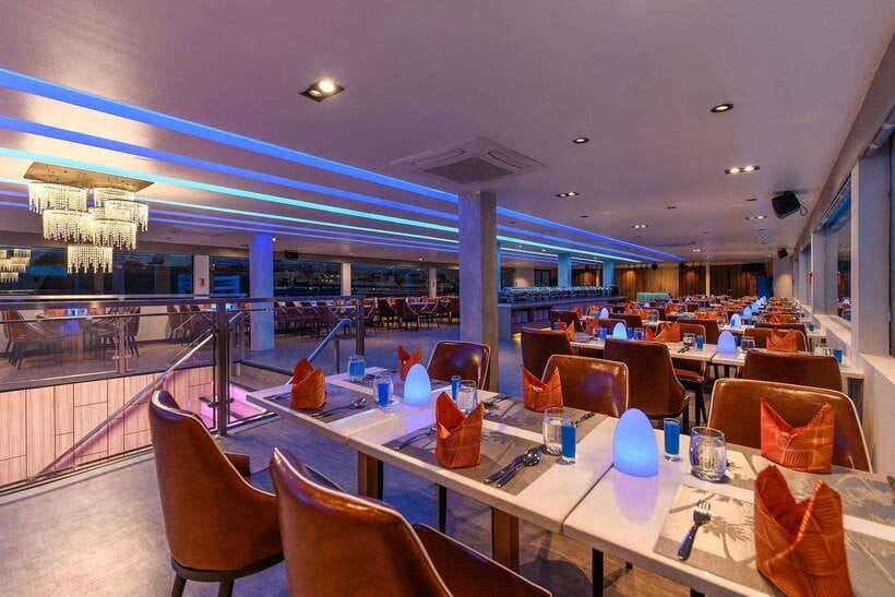 Bangkok: Royal Princess River Dinner Cruise with Live Music - What $41 Buys You