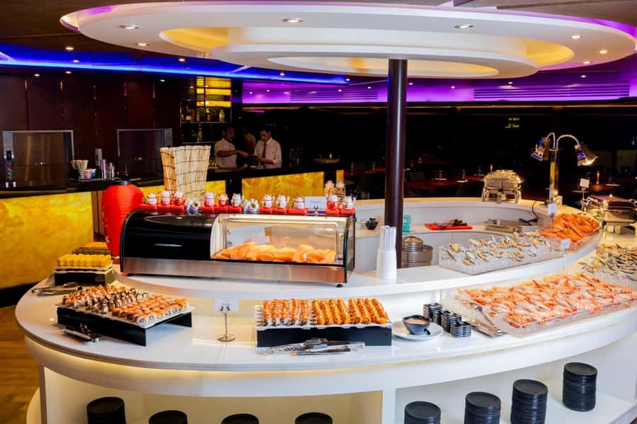 Bangkok: The Opulence Buffet Dinner Cruise with Live Band - Key points at a glance