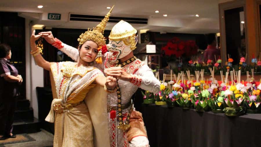 Bangkok: The Opulence Chao Phraya Lavish Dinner Cruise - What the $62 price really covers