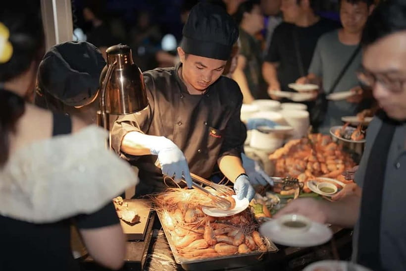 Bangkok:The Planet Sunset&Dinner Cruise on Chao Phraya River - Music, dancing, and the right mood