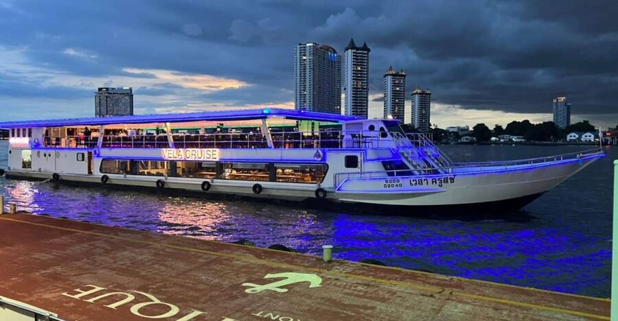 Bangkok: VELA Dinner Cruise Ticket - Boarding at the river