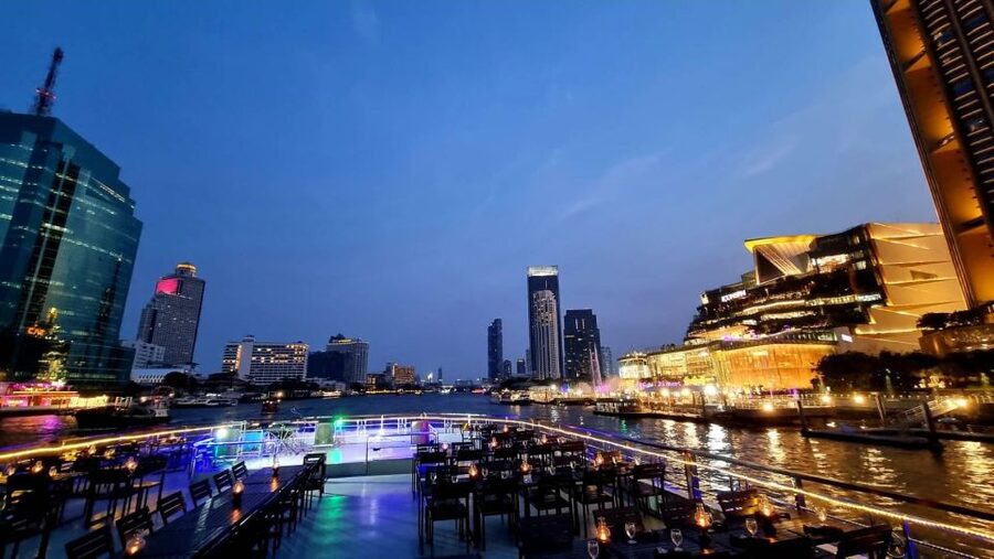 Bangkok: White Orchid Chao Phraya Dinner Cruise - What is on the unlimited buffet