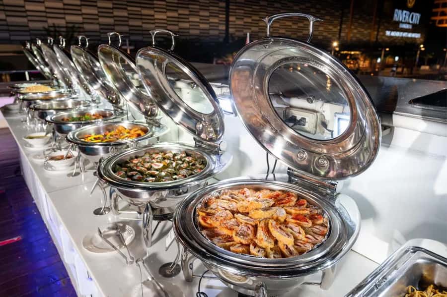 Bangkok: Wonderful Pearl Dinner Cruise and Live Performance - Booking details that matter