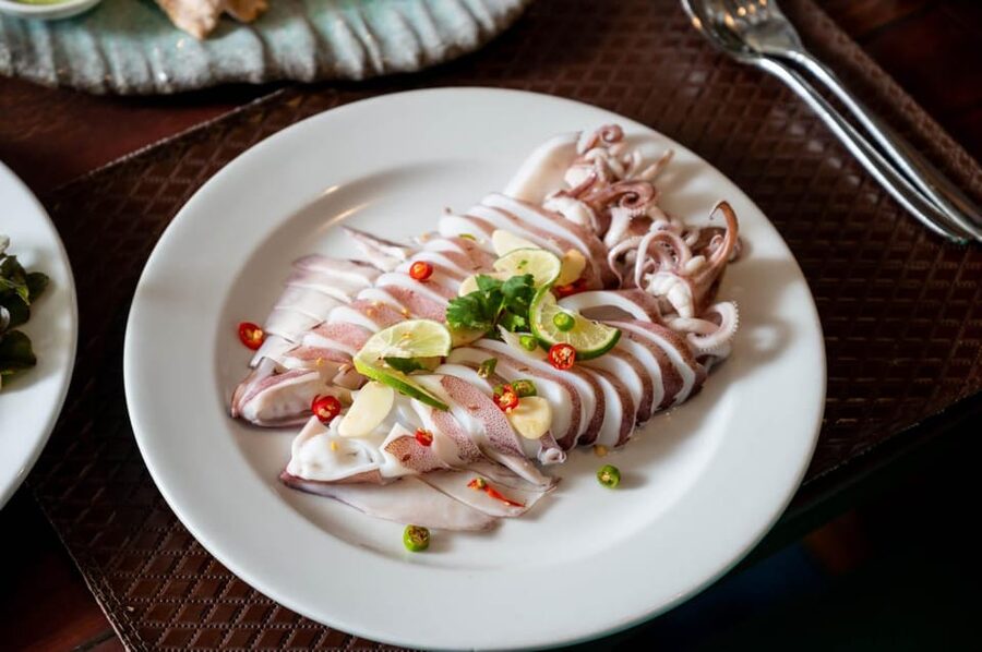 Bangkok: Wonderful Pearl Dinner Cruise and Live Performance - Who should book this cruise?