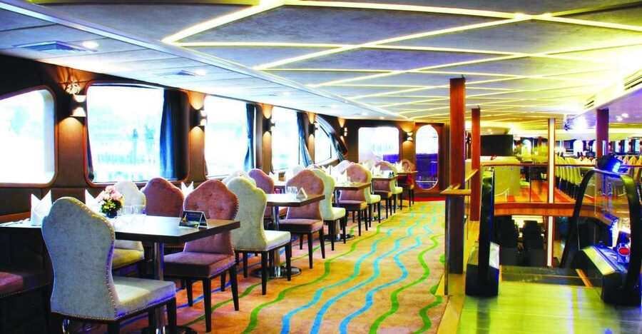 Bangkok: Wonderful Pearl Dinner Cruise at River City Pier - Passing Rama VIII Bridge