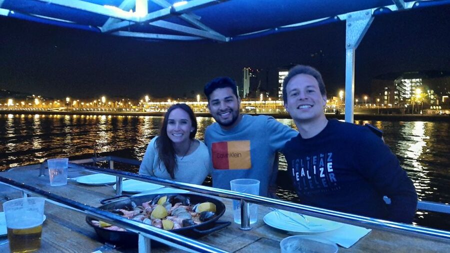 Barcelona: Private Evening Cruise with Dinner and Drinks - Should you book the Barcelona dinner cruise?