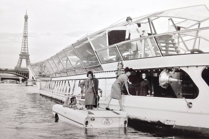 Bateaux Mouches Dinner Cruise on the Seine River in Paris - Piano, violin, and the mood of the evening