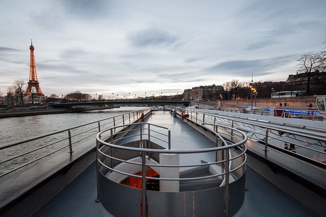 Bateaux Mouches Dinner Cruise on the Seine River in Paris - Should you book it?