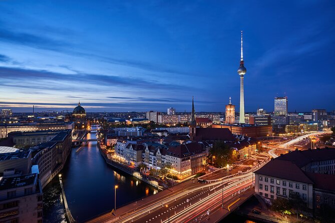 Berlin 3-Course Dinner Cruise - Finding Rosengarten after dark