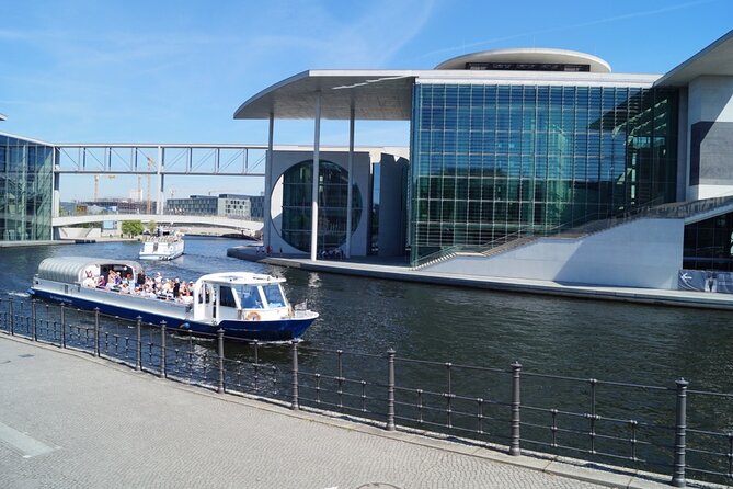 Berlin Capital 4-Course Sunset Dinner Cruise Including Drinks - Reichstag views from the river