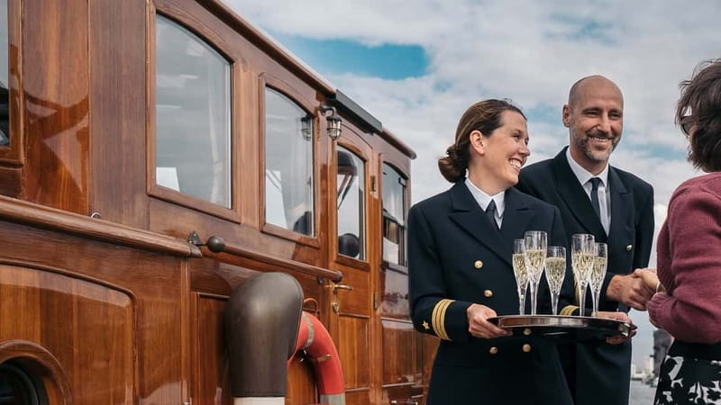 Berlin: Evening Yacht Cruise with Aperitif & Dinner Upgrade - A Quiet Start Beneath Berlin Cathedral