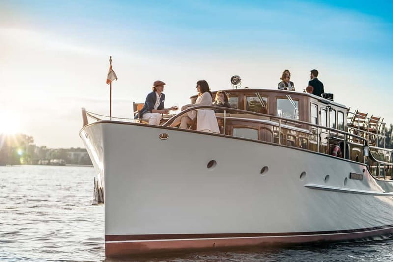 Berlin: Evening Yacht Cruise with Aperitif & Dinner Upgrade - The Dinner Option on Selected Dates